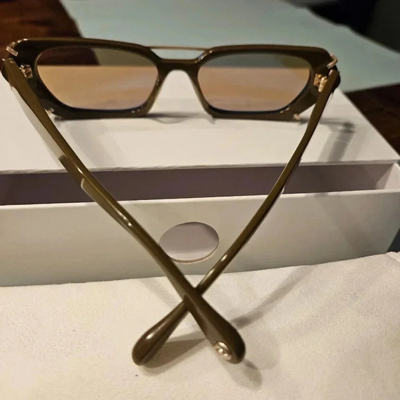 Aperçu x Oumayma | Handmade Limited Edition Removable Palm Clip-  NWOT - Picture 6 of 16